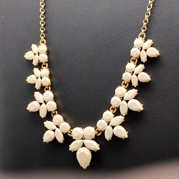 J. Crew Ivory Color Floral Statement Necklace Gold Tone Chain - Picture 11 of 12